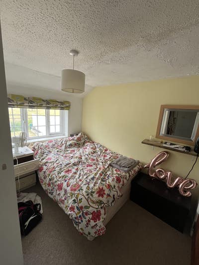 Double room in quiet country cottage  Main Photo