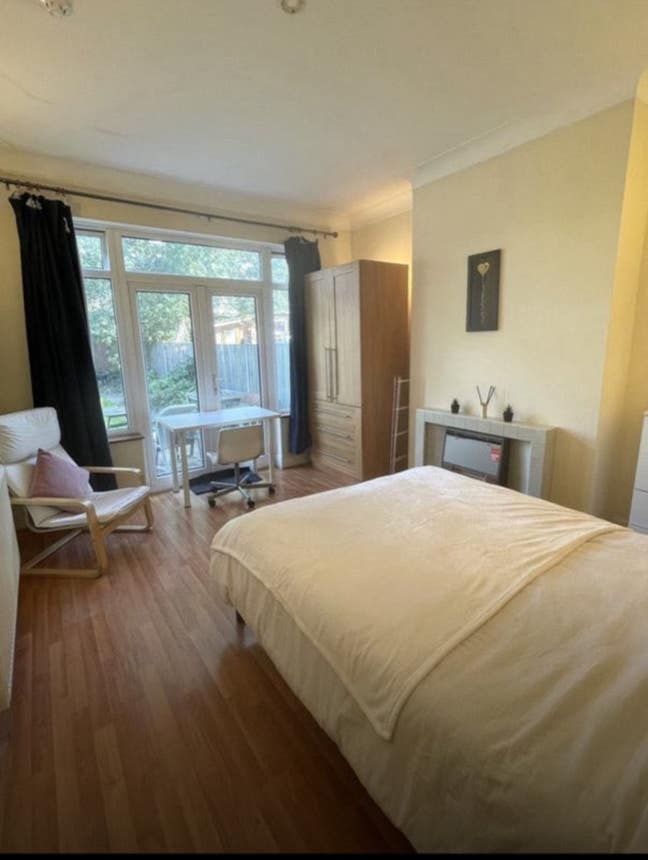 Spacious Room located in Kensal rise- Zone 2 Main Photo