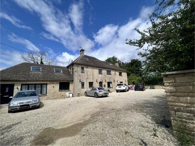 Double room in desirable location £725pcm Main Photo