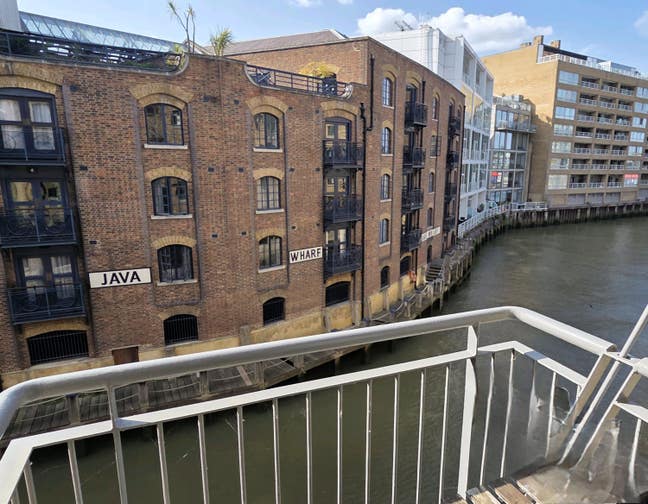 Double Room (Weekdays) in Shad Thames Main Photo
