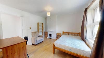 Quality Rooms Near Royal Sussex & Hospital BN1 Main Photo