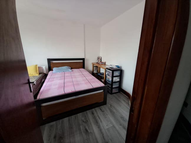 One double room and single room to share Main Photo