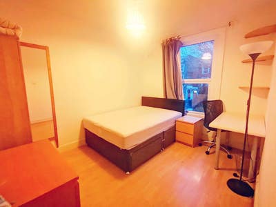 Clean Double Rooms available in New Cross Main Photo