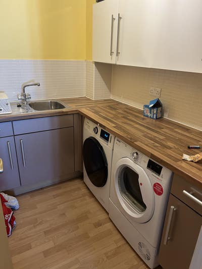 Rooms to rent in quiet house Main Photo