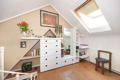3 lovely double bedroom terrace house  Main Photo