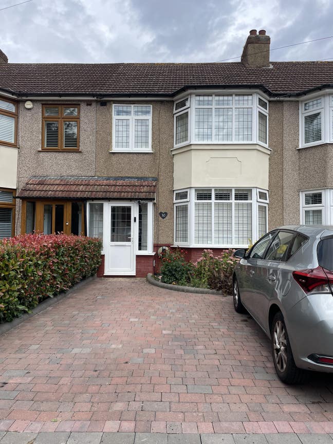 Stunning Room Share- 1 minute from Queens Hospital Main Photo