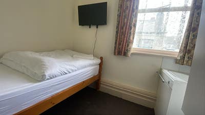 Single Room with Shared Bathroom near Beach  Main Photo