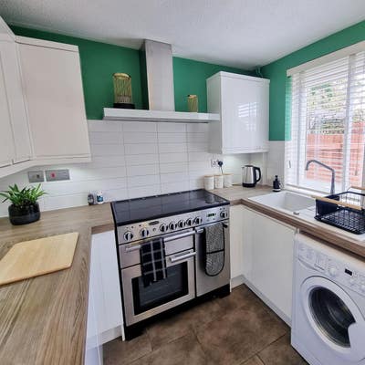 Stylish Double Bedroom | Near Science Park  Main Photo