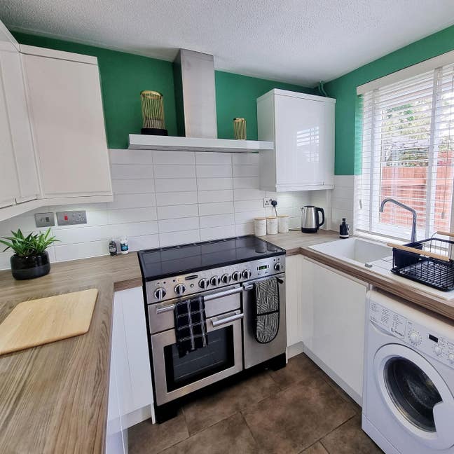 Stylish Double Bedroom | Near Science Park  Main Photo