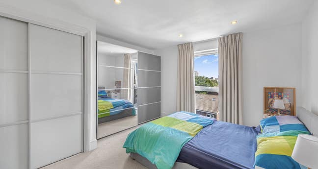 Stunning 2 Bedroom Apartment - Angel Main Photo