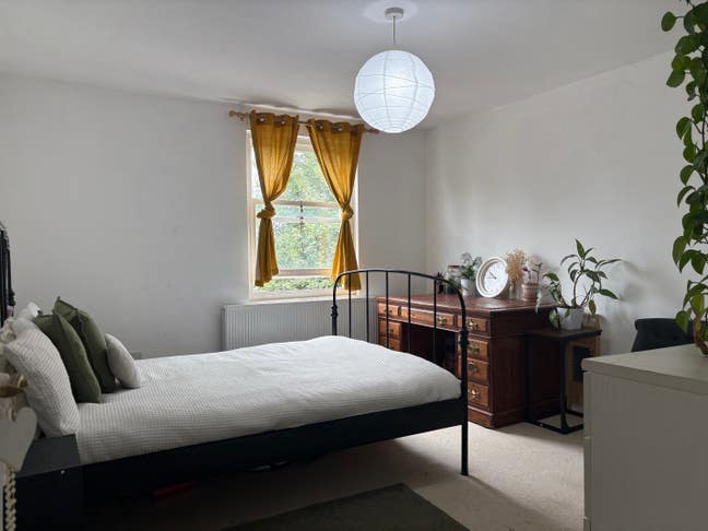 3 Queensdown Road - 1 Room Available Main Photo