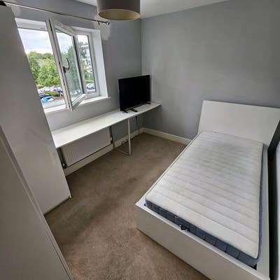 Single Room (Shared balcony) Main Photo