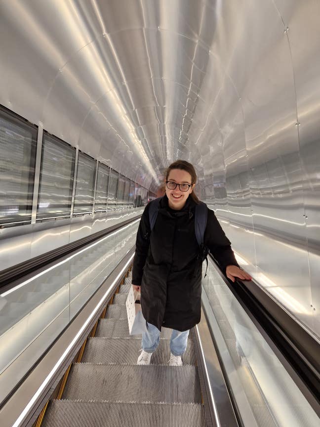 Young Australian living in UK  Main Photo
