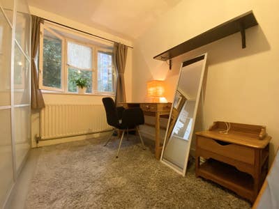 Bright double room in Waterloo  Main Photo