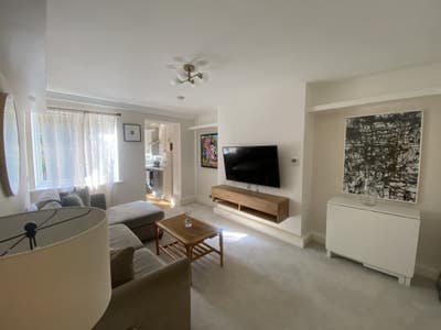 🌿 Stylish 2-Bedroom Garden Flat Private Entrance Main Photo