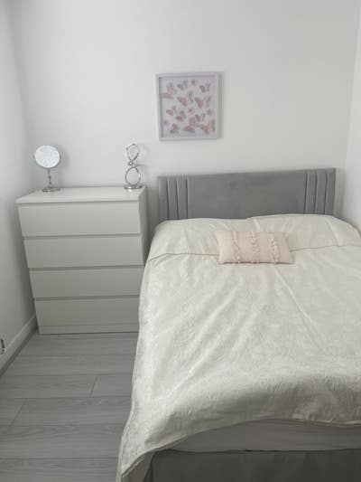Modern Double Room (Mon–Fri Let)  Main Photo