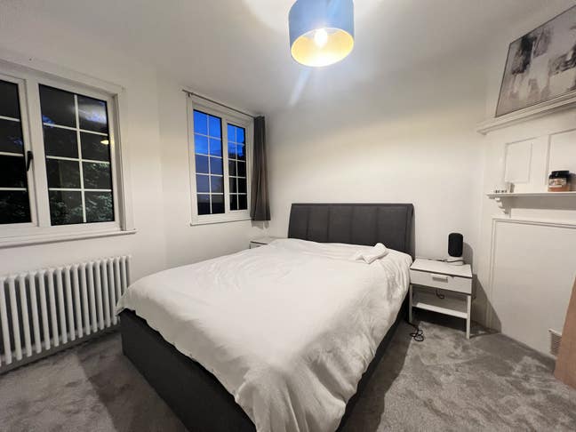 Kingsize bedroom with own seperate lounge  Main Photo