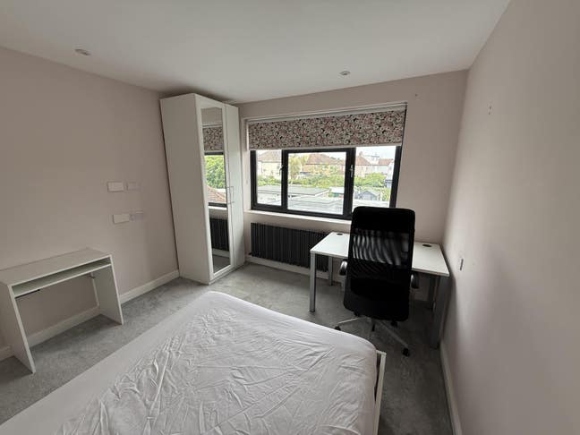 Spacious double room fully furnished in Surbiton Main Photo