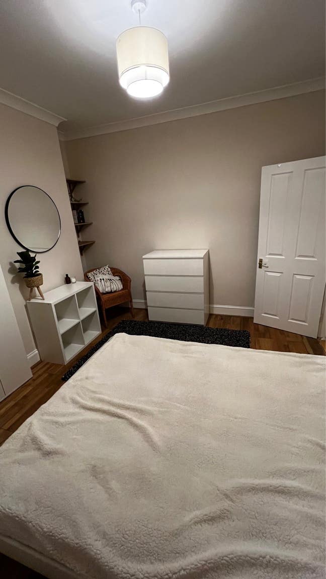 Double room for rent in cozy 3 bedroom house Main Photo