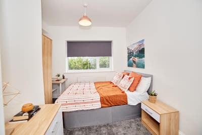 Awesome House Share Main Photo