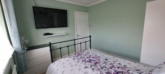 Lovely double room in quiet road of Dunstable Main Photo