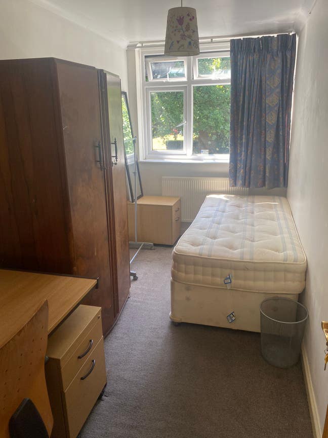Single room for a FEMALE to rent in Hatfield  Main Photo