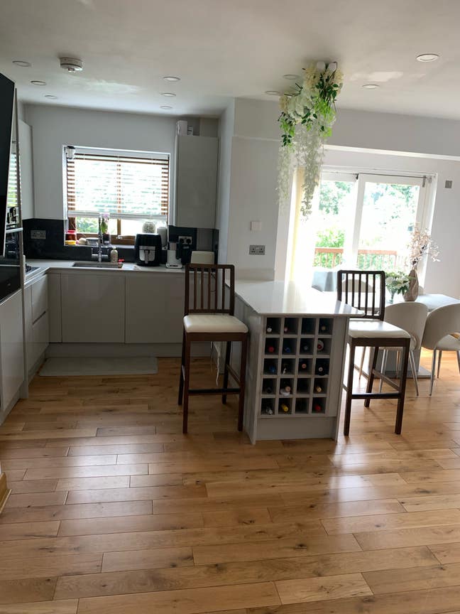 One big single room available, in 2 bedrooms flat  Main Photo