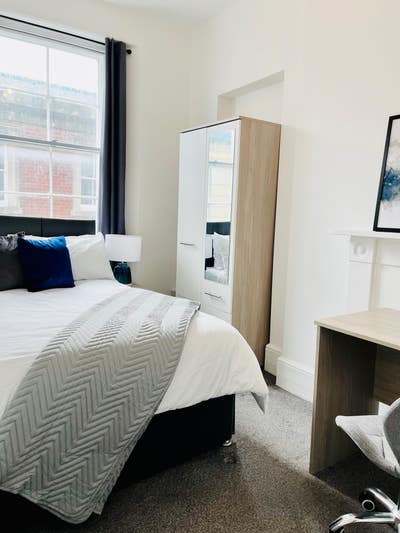 Double Rooms in Clean & Tidy Town Centre HMO Main Photo
