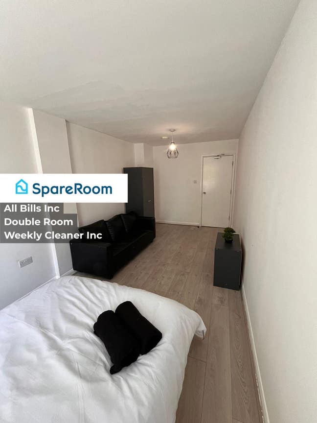 N9 9TT • Large Room 🛏️ • 5 Mins to Station 🚆 Main Photo