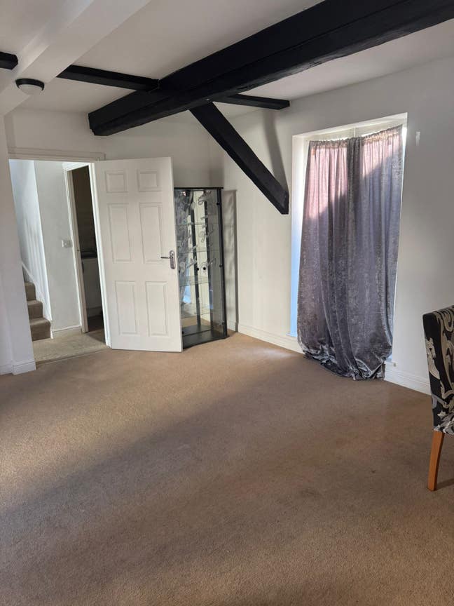 Room to rent In Sharing flat  Main Photo