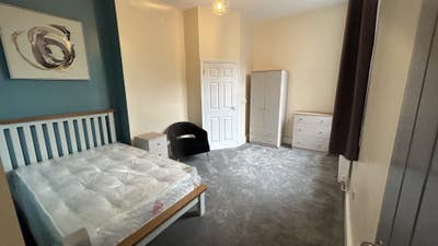 Large En-Suite Rooms Main Photo
