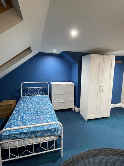 Ensuite room for rent (preferably female) Main Photo