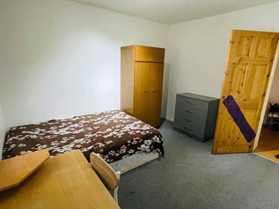 Spacious Double bedroom  Main Photo