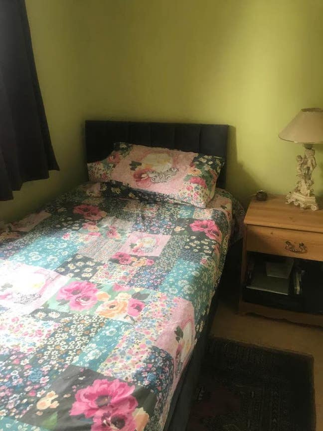 Spacious & Cosy Single Room for Rent - RH10 1SA Main Photo