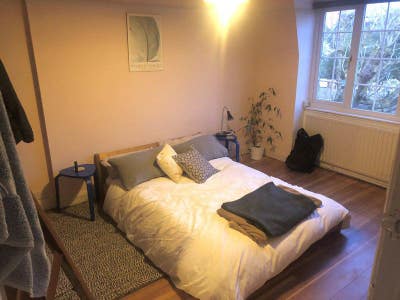 2 bed Flat Surrounded by Trees. August Short Let Main Photo