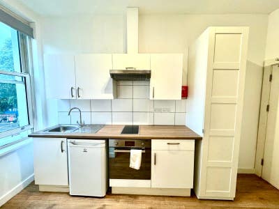 Studio ion Warwick Road, Earls Court, SW5 Main Photo