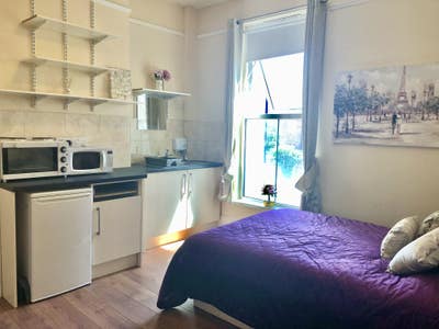 ❤️Town Centre❤️Beautiful Bedsit&Stunning Double❤️ Main Photo