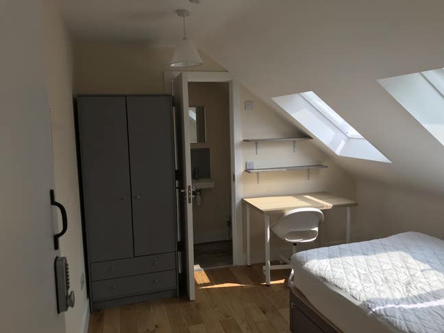 Ensuite Brookes Old Road JR Churchill  Main Photo