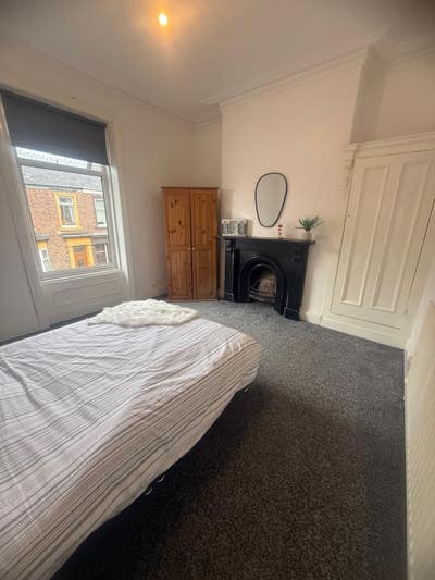📍 Prime Location, Great Price – Rooms Going Fast! Main Photo