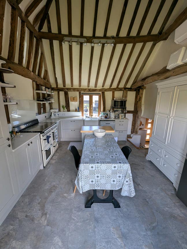 Bedroom, study and bathroom Main Photo