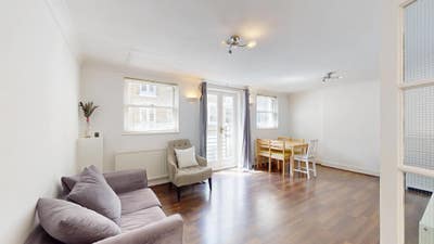 3 Bedroom Mews Apartment in Paddington Main Photo