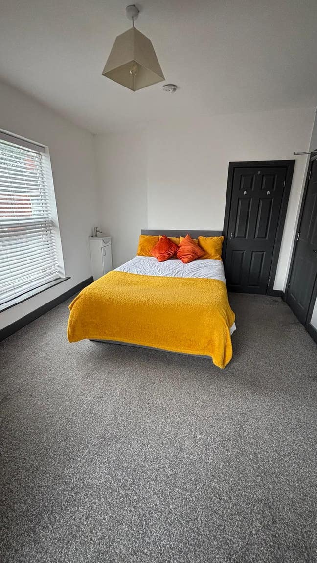 Reynoldson street - Newland Ave Main Photo