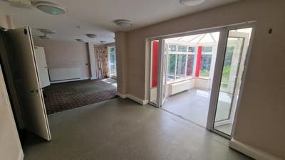 Property guardianship available  Main Photo