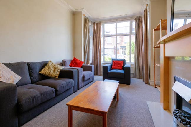 🏡Dont Miss Out! Excellent 6 Bed in Headingley!🏡 Main Photo