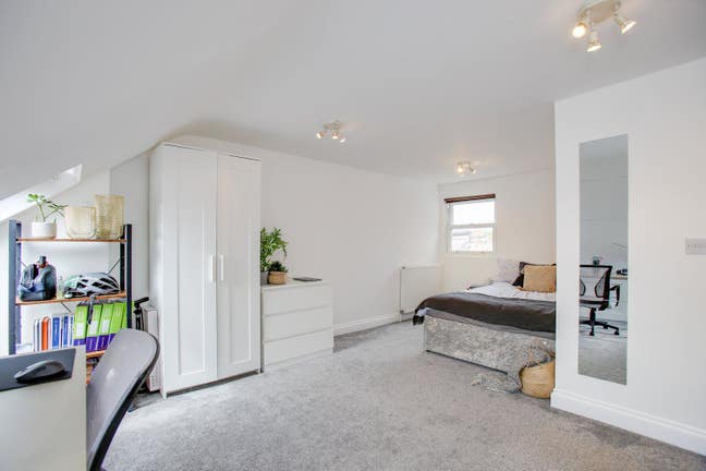 Five Chiswick Rooms Main Photo