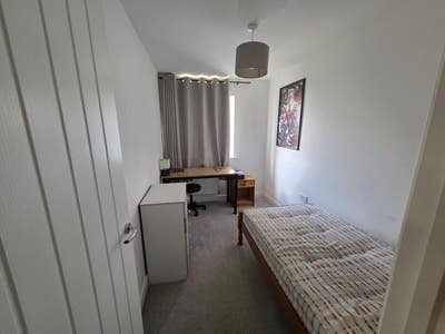 Single room furnished Main Photo
