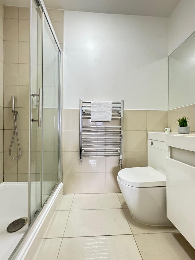 Luxury Double En-Suite Bedroom In Modern Apartment Main Photo