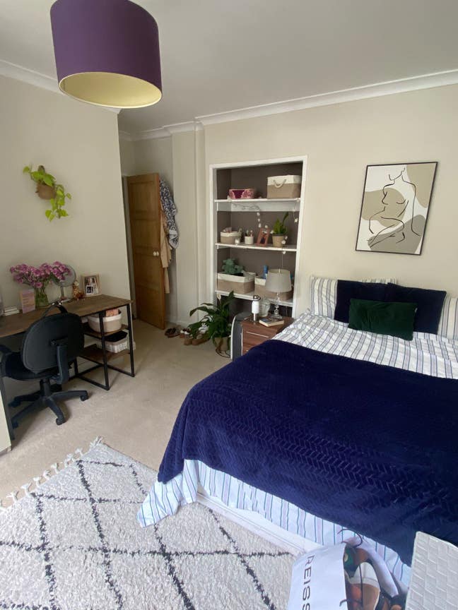 Large Double Room - Clapham South Main Photo