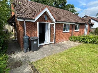 One bed bungalow  Main Photo
