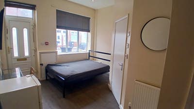 ST4/Shelton. Ground Floor. Double Ensuite + TV!!! Main Photo